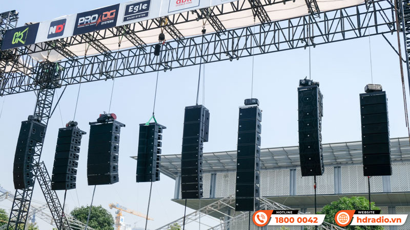 Loa Line Array Studiomaster V10