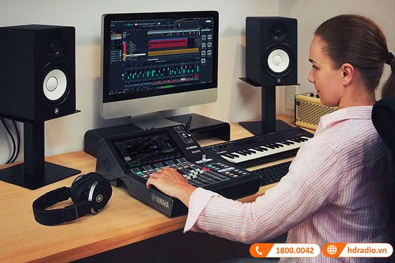 Bàn mixer Yamaha DM3 Standard 