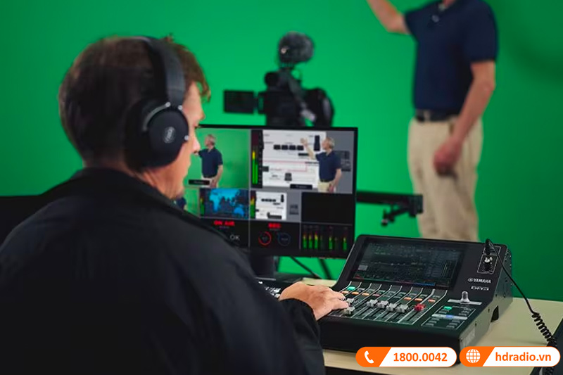 Bàn mixer Yamaha DM3 Standard 