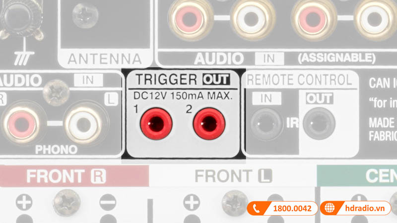 VC-X6700H đi kèm với hai đầu ra kích hoạt 12V
