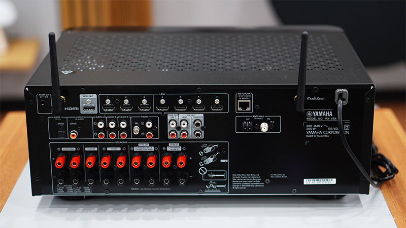 anh-thuc-te-amply-yamaha-rx-v6a-4