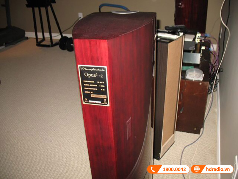 thùng loa được làm gỗ cao cấp