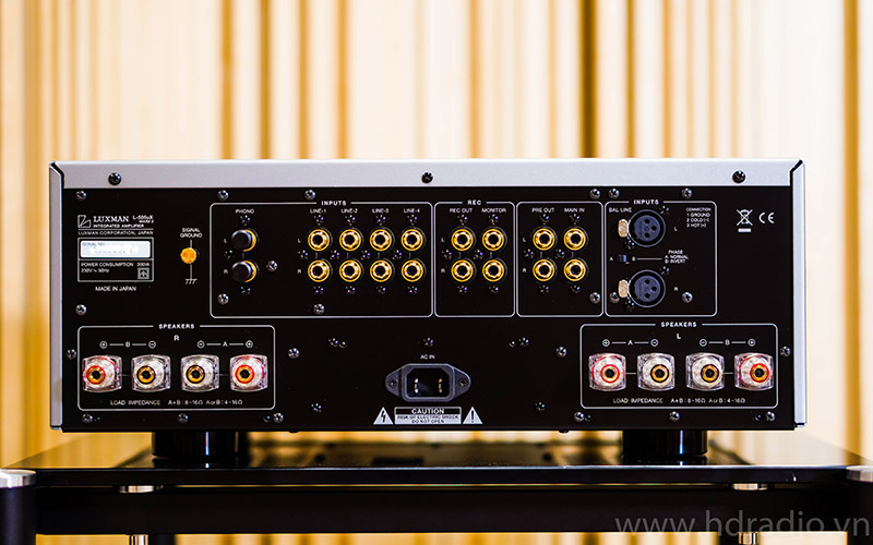 mặt sau của Amply Luxman L505UXII