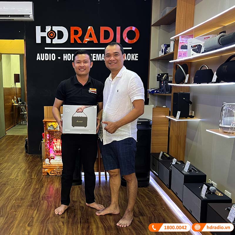Khách hàng mua loa Marshall Kilburn 2 tại HDRADIO