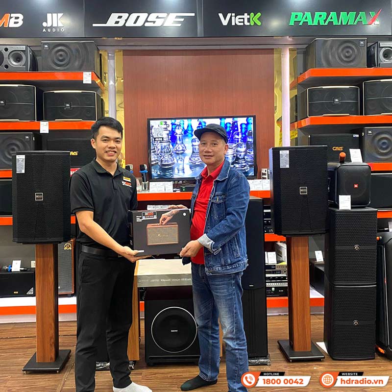 khách hàng mua Loa bluetooth Marshall Acton 3