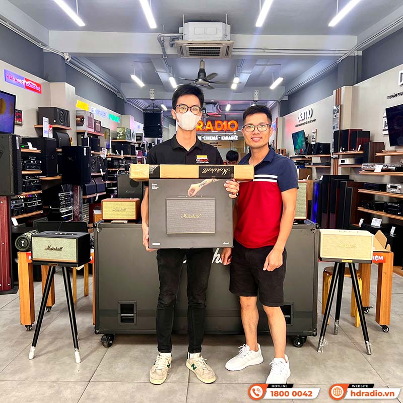 khách hàng mua loa marshall và chân loa marshall tại hdradio
