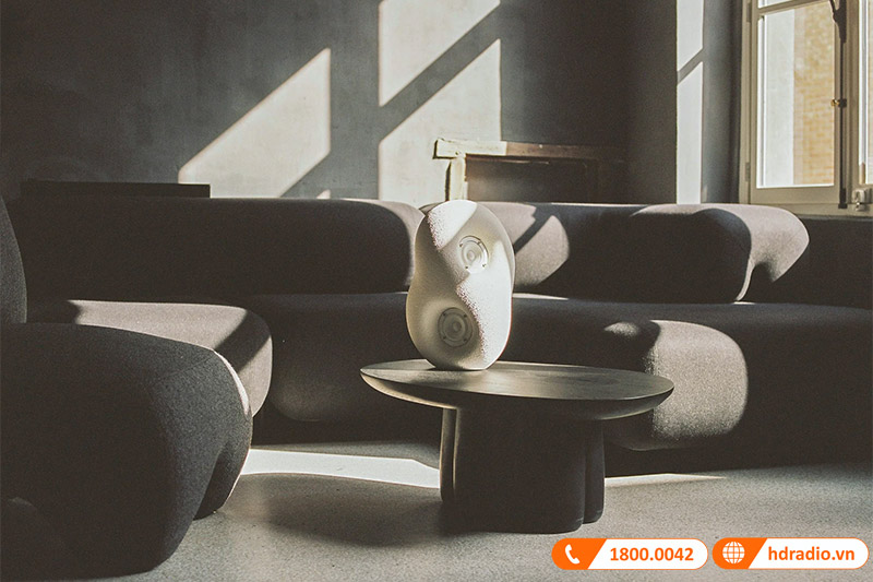 Loa Transparent Acoustic Sculpture