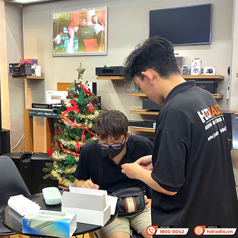 khách hàng mua Loa Bose SoundLink Flex 2 tại hdradio