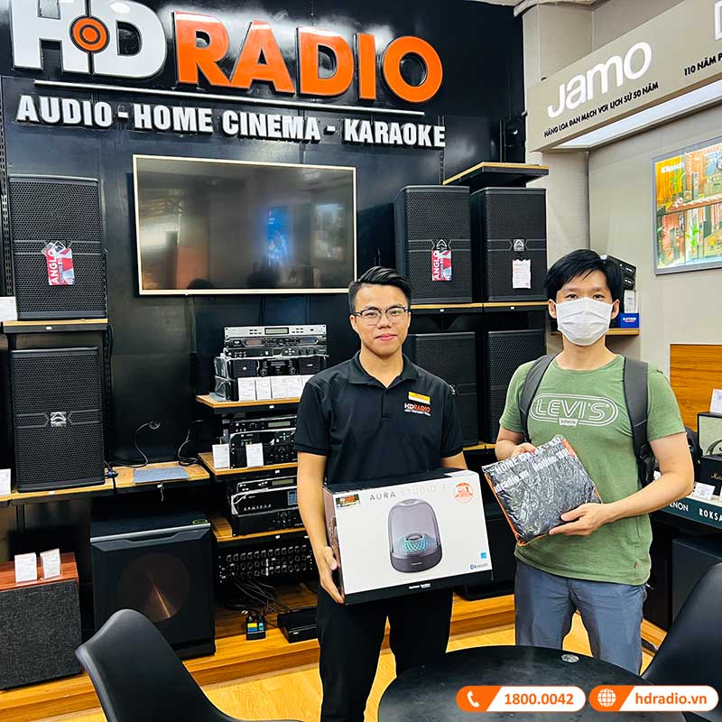 Khách hàng mua Loa Harman Kardon Aura Studio 4 chính hãng tại HDRadio