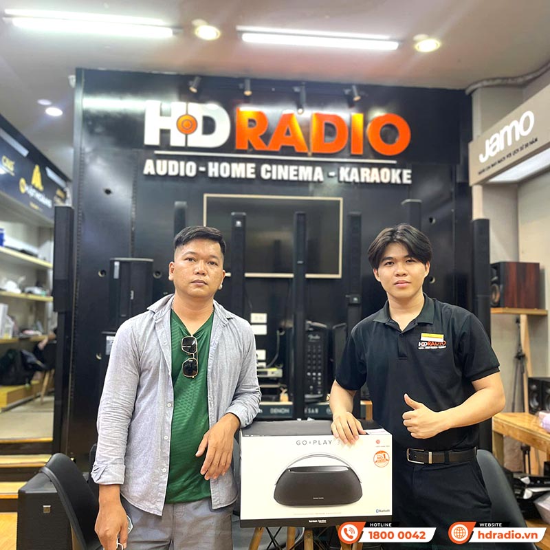khach hang mua loa harman kardon go play 3