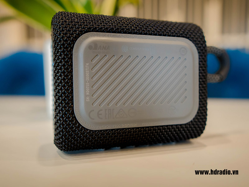 Mặt sau loa JBL Go 3