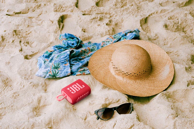loa JBL Go 3 đem đi biển du lịch