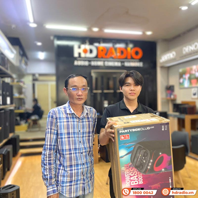 khách hàng mua Loa JBL PartyBox Club 120 tại hdradio