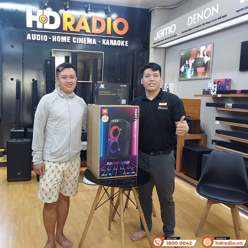 khách hàng mua Loa JBL PartyBox Club 120 tại hdradio