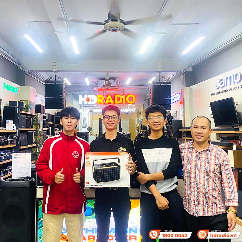 Loa bluetooth di động JBL Authentics 300 chính hãng tại hdradio