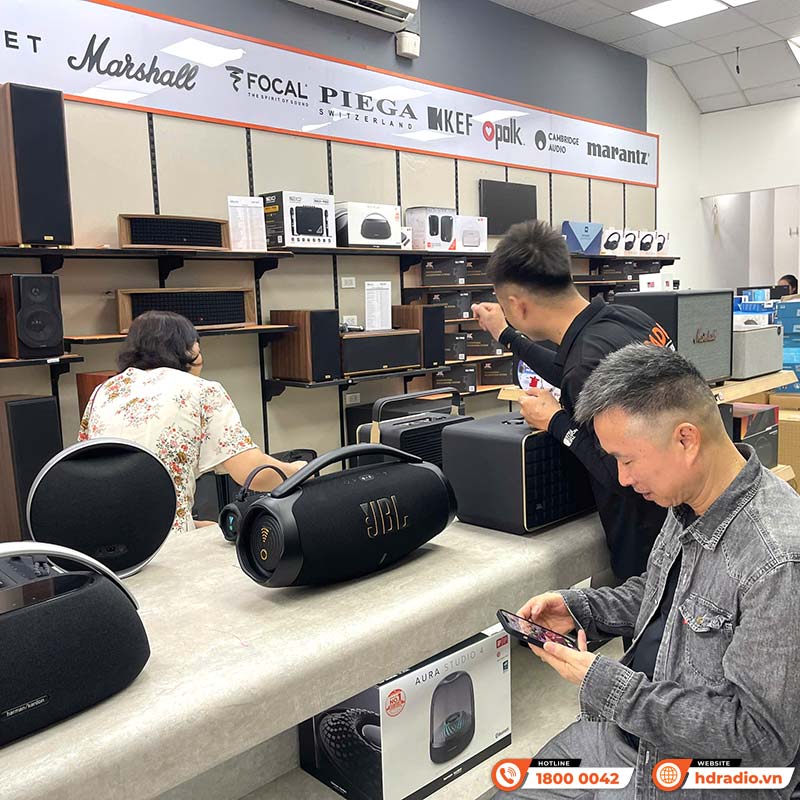 khach hang chon mua loa jbl boombox 3 wifi chinh hang