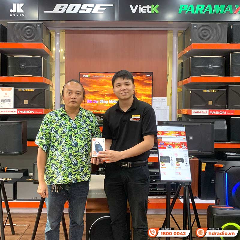 khách hàng mua Loa JBL Clip 5 chính hãng tại hdradio