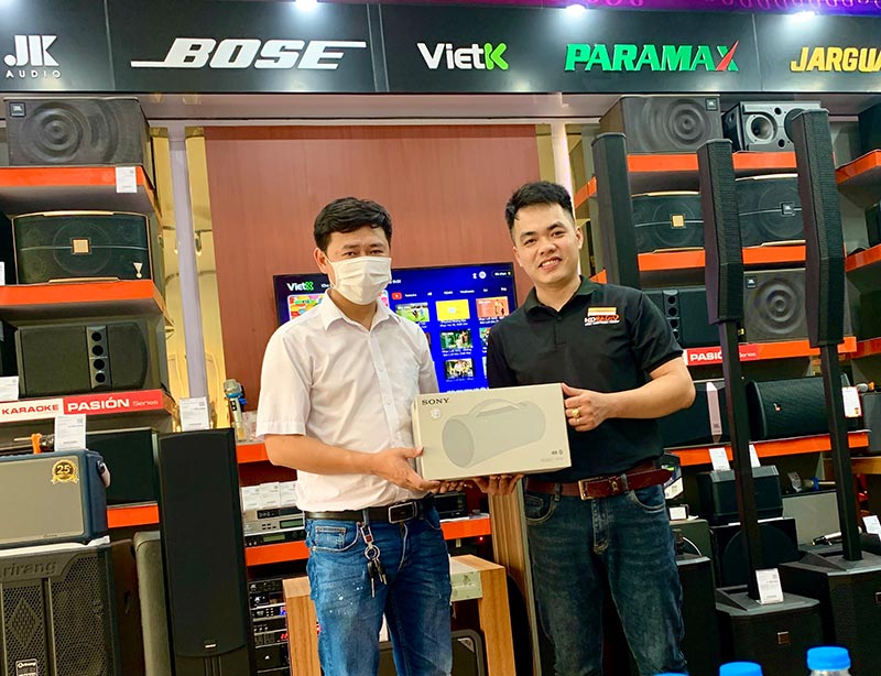 Khách hàng mua Loa Sony SRS-XG300 tại HDRadio