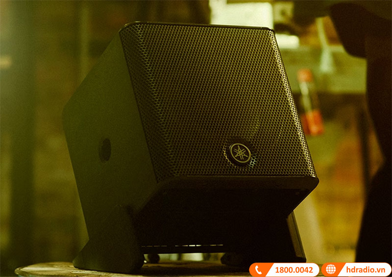 Âm thanh ấn tượng với củ loa đồng trục của Stagepas 200