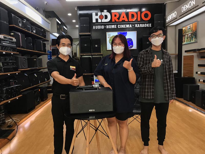 Khách hàng mua loa Acnos CS447 tại HDRadio