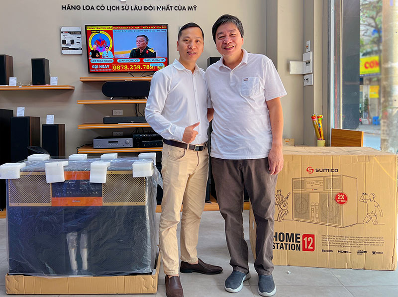 Khách hàng mua loa kéo Sumico tại HDRadio