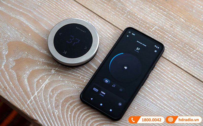 dieu khien Loa soundbar Devialet Dione Opera de Paris