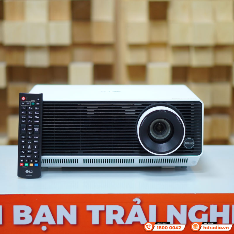 Máy chiếu 4K LG ProBeam BU50RG