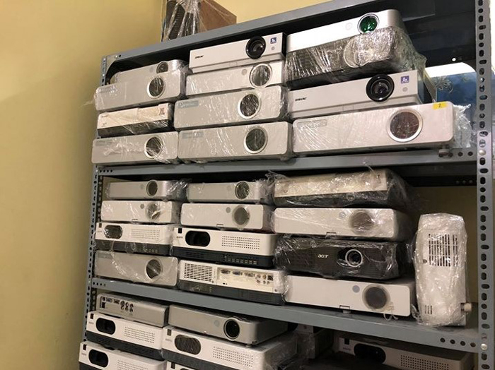 may-chieu-cu-gia-bao-nhieu