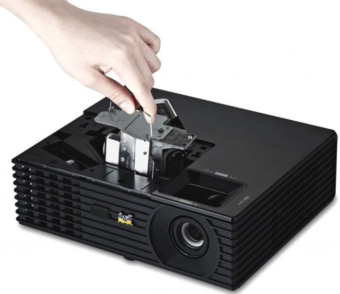 thanh-ly-may-chieu-cu