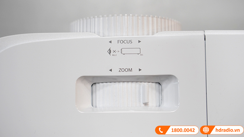 ảnh thực tế máy chiếu Optoma HD30HDR