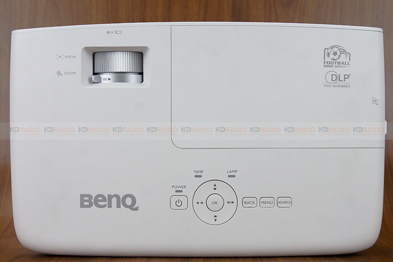 giá máy chiếu BenQ TH683