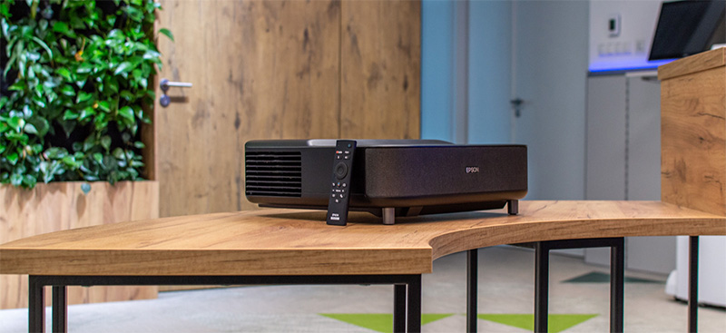 Máy chiếu siêu gần Epson EH-LS300B