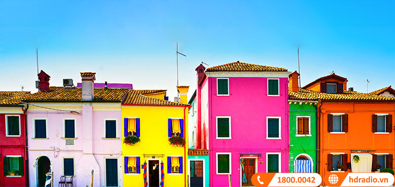 Máy Chiếu 4K Siêu Gần Epson EH-LS800B