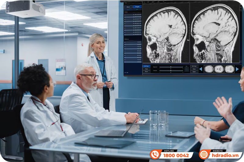 Máy chiếu 4K LG BU60RG