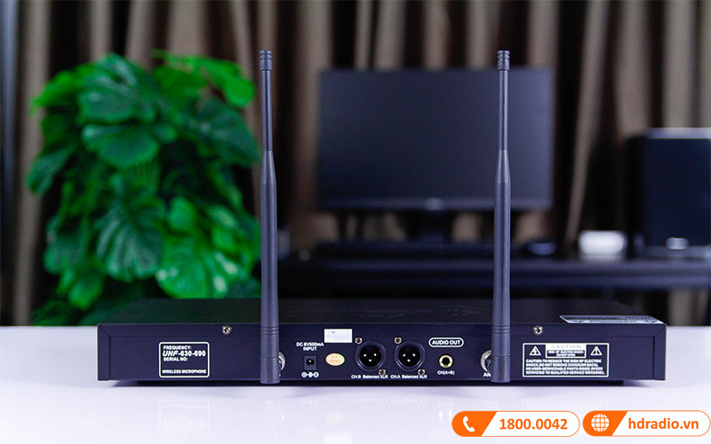 Micro không dây Kiwi A8 mặt sau đầu thu