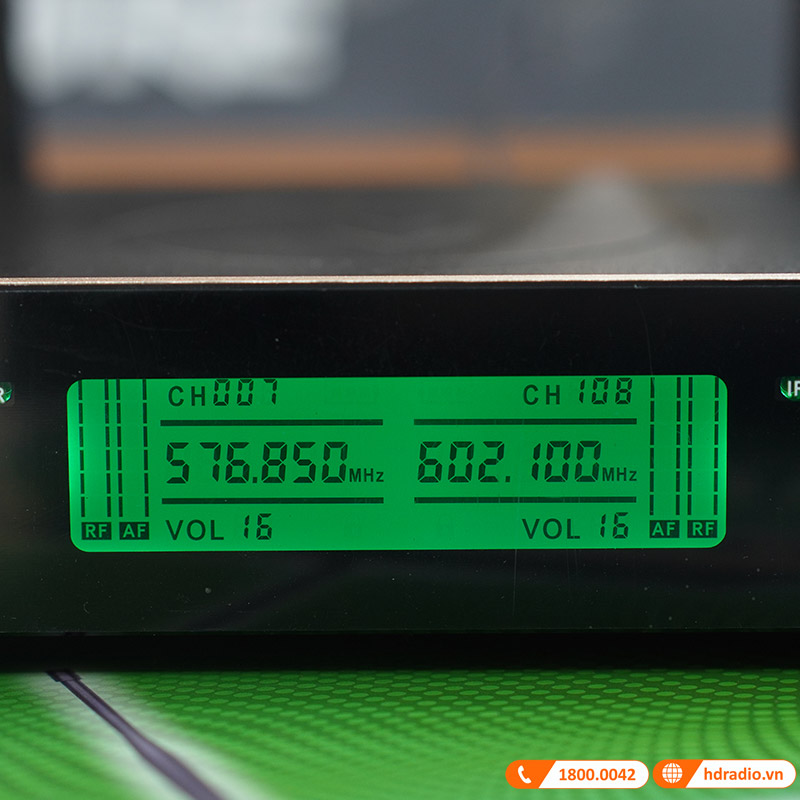 Micro không dây VinaKTV S500 Plus, Cảm Biến Tự Ngắt, Có Khả Năng Dò Sóng Sạch-5