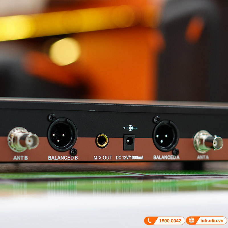 Micro không dây VinaKTV S500 Plus, Cảm Biến Tự Ngắt, Có Khả Năng Dò Sóng Sạch-8