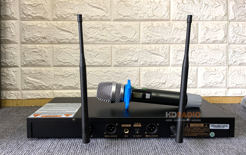 Ảnh mặt sau của đầu phát micro VinaKTV S500 Pro. Ảnh mặt sau của đầu phát micro VinaKTV S500 Pro.