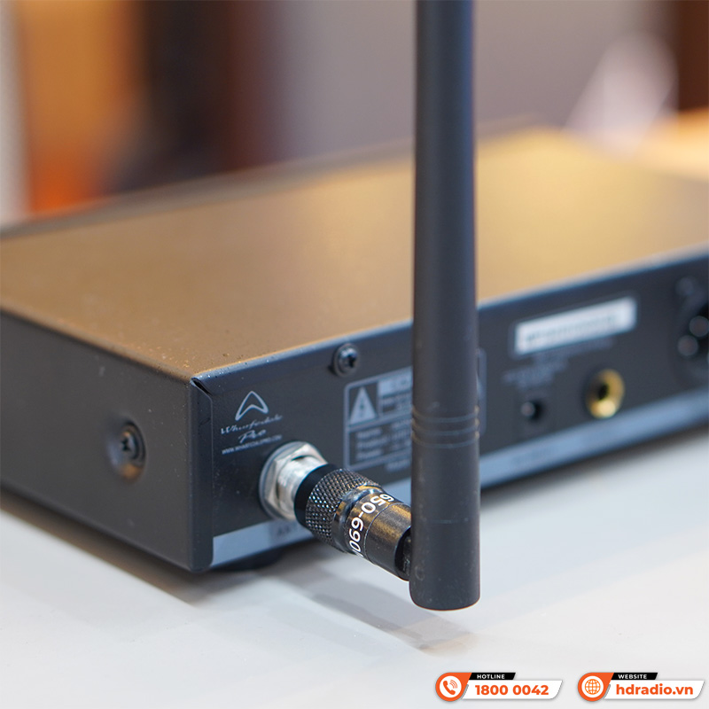 Micro không dây Wharfedale Aeroline Vocal Wireless, LCD, 650-700 MHz-7