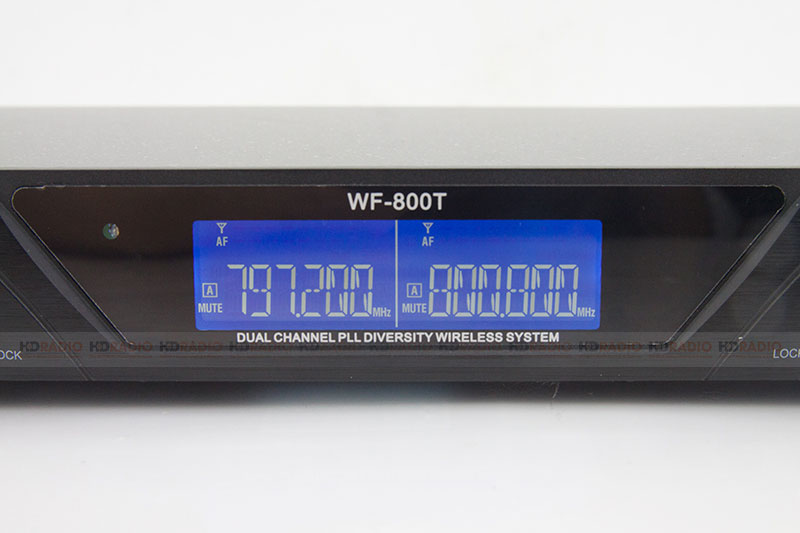 Bảng LCD hiển thị các thông số , tần số, băng tần của WF-800T
