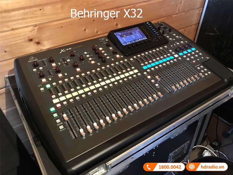 Ban mixer Behringer X32
