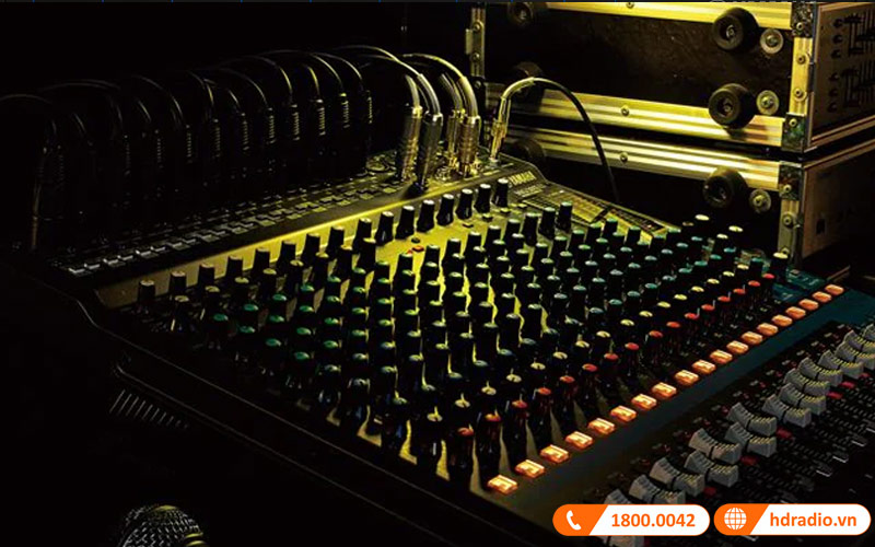 Bàn Mixer Yamaha MG12XUK