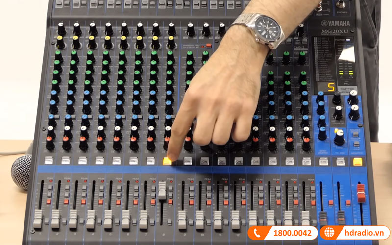 Bàn Mixer Yamaha MG20XU