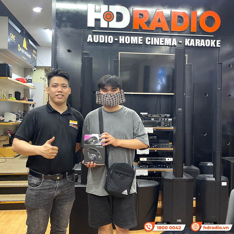 khách hàng mua Tai nghe Bose QuietComfort Ultra chính hãng tại hdradio