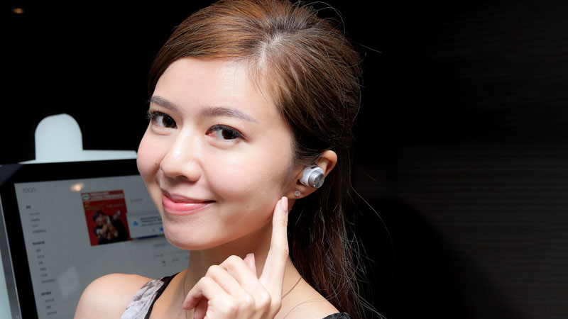 Tai Nghe B&W Pi7 Trang Bị Wear Sense