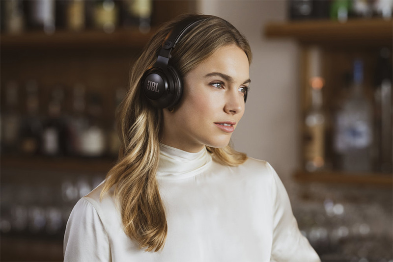 Tai Nghe Chụp Tai JBL Club One