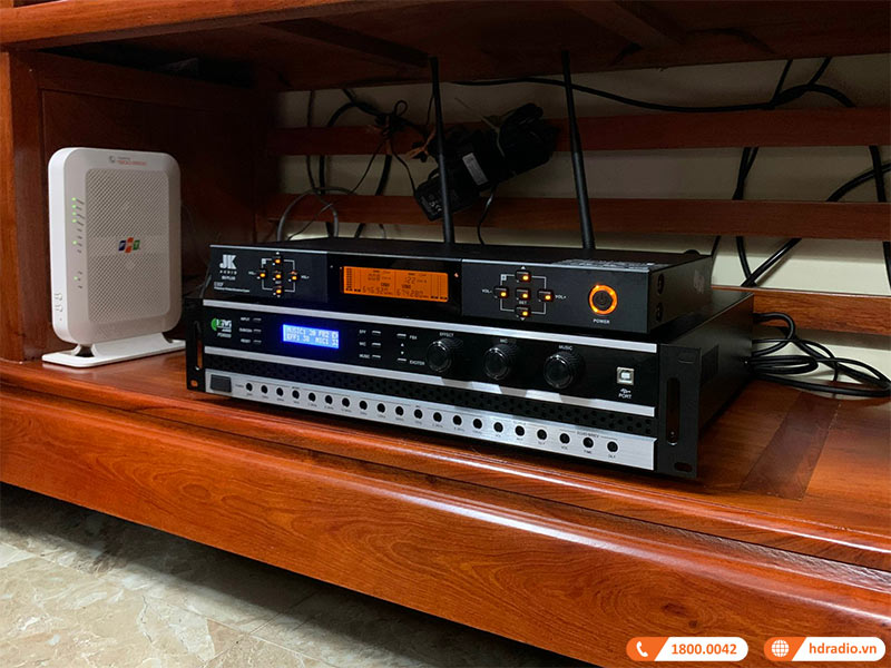 Dan karaoke gia dinh anh Dung Dan karaoke gia dinh anh Dung