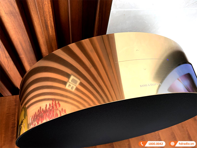 Loa B&O Beosound Edge