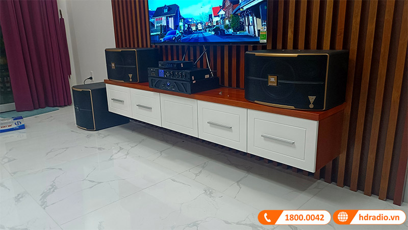 Dan karaoke gia dinh anh Hoa