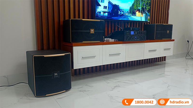 Dan karaoke gia dinh anh Hoa